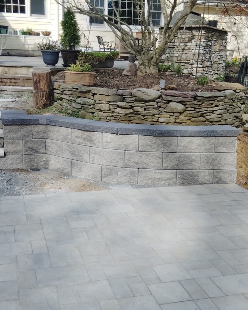 Retaining wall with paver patio